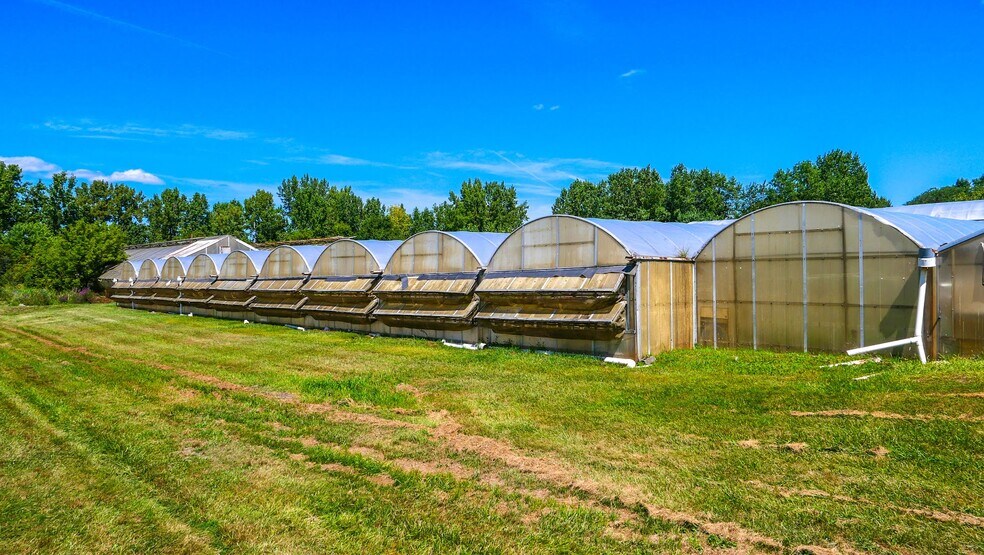 More Photos Of 1993 Wright Rd, Akron Garden Center For Sale