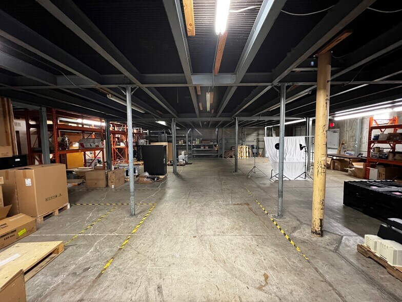 More Photos Of 1455 Lemay Dr, Carrollton Light Distribution For Sale