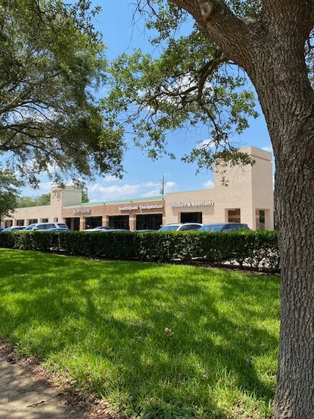 More Photos Of 2600 Cordes Dr, Sugar Land Storefront Retail Office For Sale