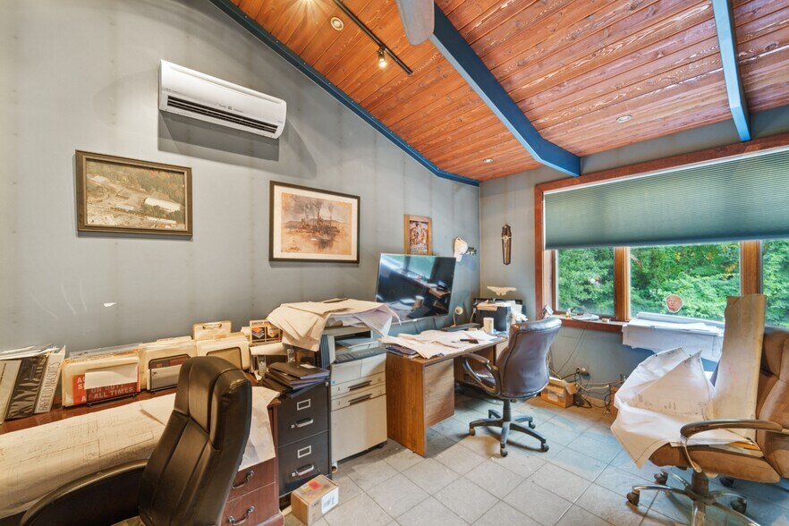 More Photos Of 955 Burnt Meadow Rd, Hewitt Manufacturing For Sale