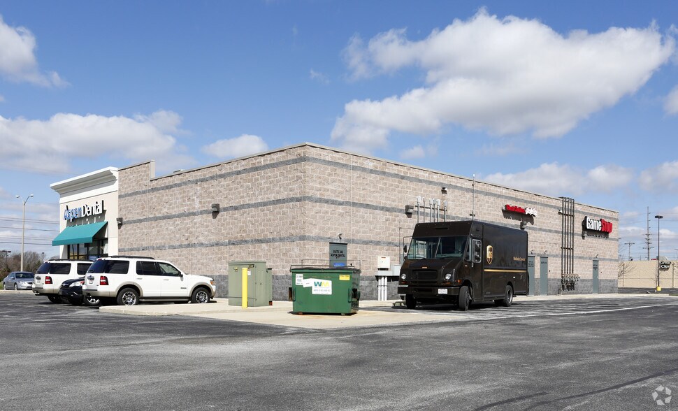 More Photos Of 1107-1125 S Main St, Bowling Green Unknown For Lease