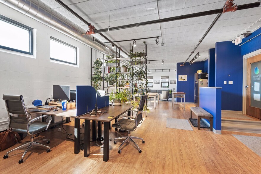 More Photos Of 2639-2641 Nicollet Ave, Minneapolis Storefront Retail Office For Lease