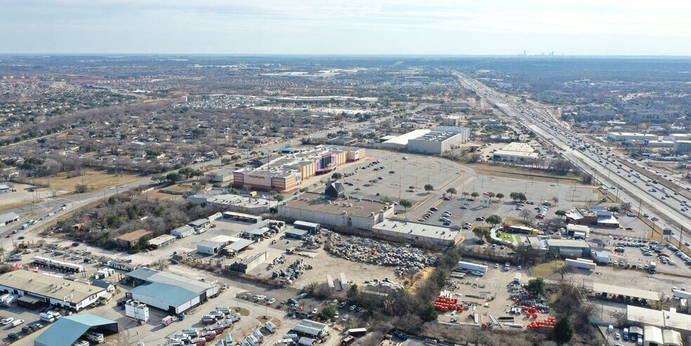 More Photos Of 1605 Century St, Pflugerville Manufacturing For Lease