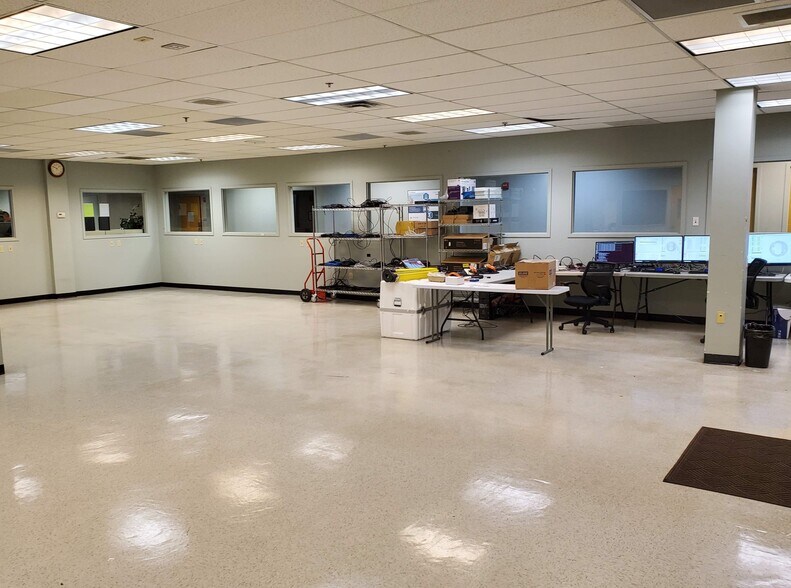 More Photos Of 5000 Highlands Pky SE, Smyrna Warehouse For Lease