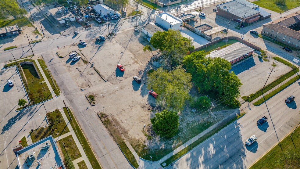 More Photos Of 2200 Robert B Cullum Blvd, Dallas Land For Sale