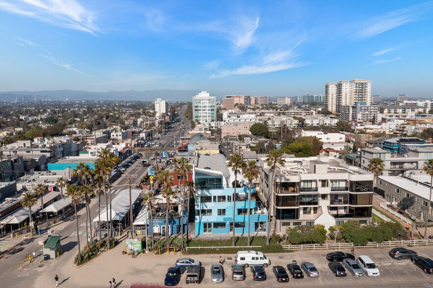 More Photos Of 3111 Ocean Front Walk, Marina Del Rey Apartments For Sale