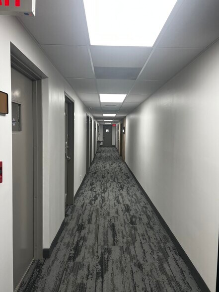 More Photos Of 2929 E Commercial Blvd, Fort Lauderdale Office Residential For Lease
