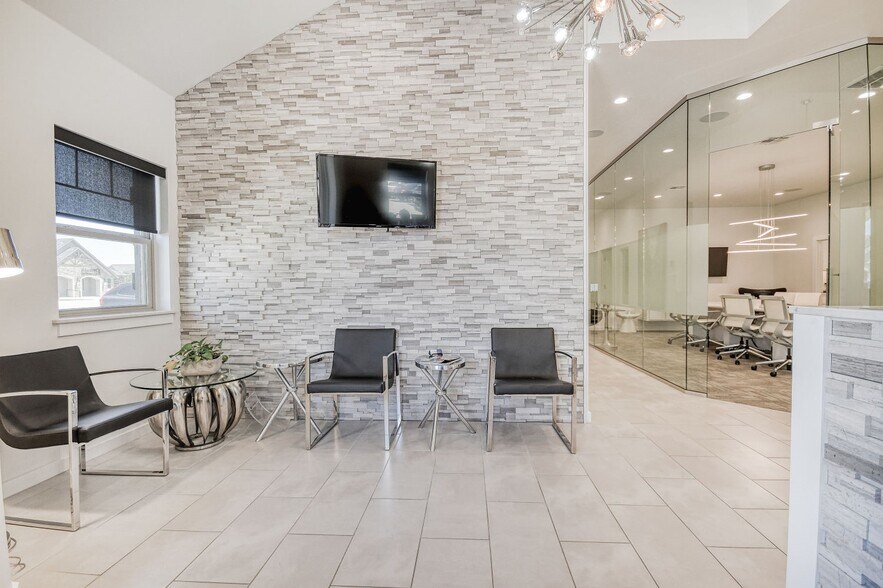 More Photos Of 3401 W Rock Creek Rd, Norman Office For Lease