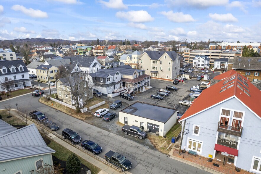 More Photos Of 208-212 Church SE st, Leesburg Apartments For Sale