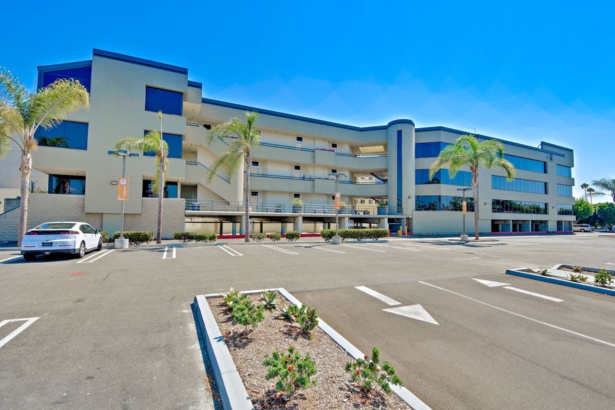 More Photos Of 18141 Beach Blvd, Huntington Beach Medical For Lease