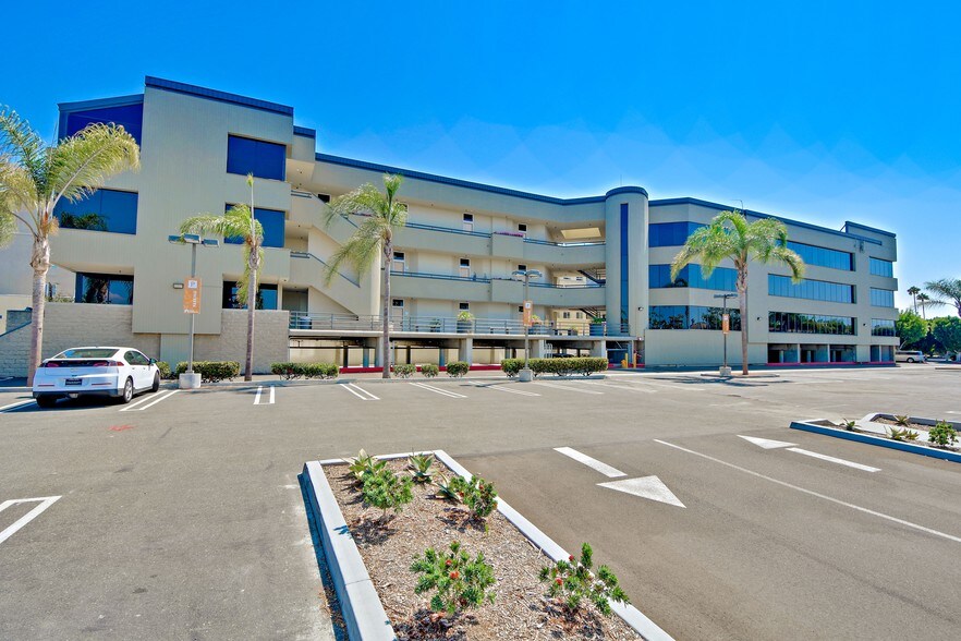 More Photos Of 18141 Beach Blvd, Huntington Beach Medical For Sale