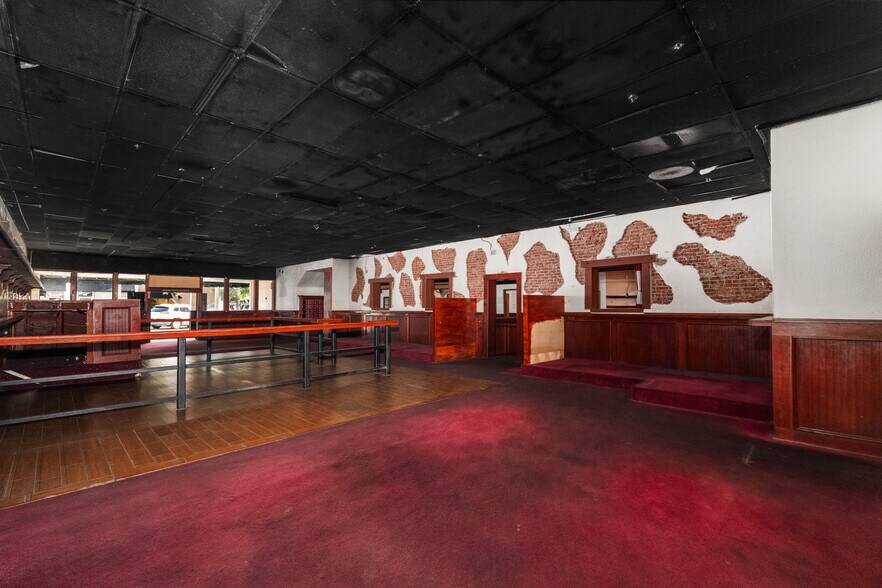 More Photos Of 281 N 2nd Ave, Upland Restaurant For Lease