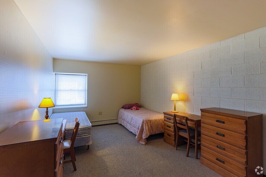 More Photos Of 2708 Wehnwood Rd, Altoona Apartments For Sale