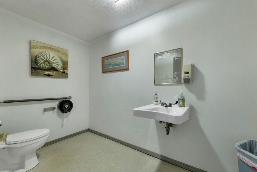 More Photos Of 55 Maynesboro St, Berlin Industrial For Sale