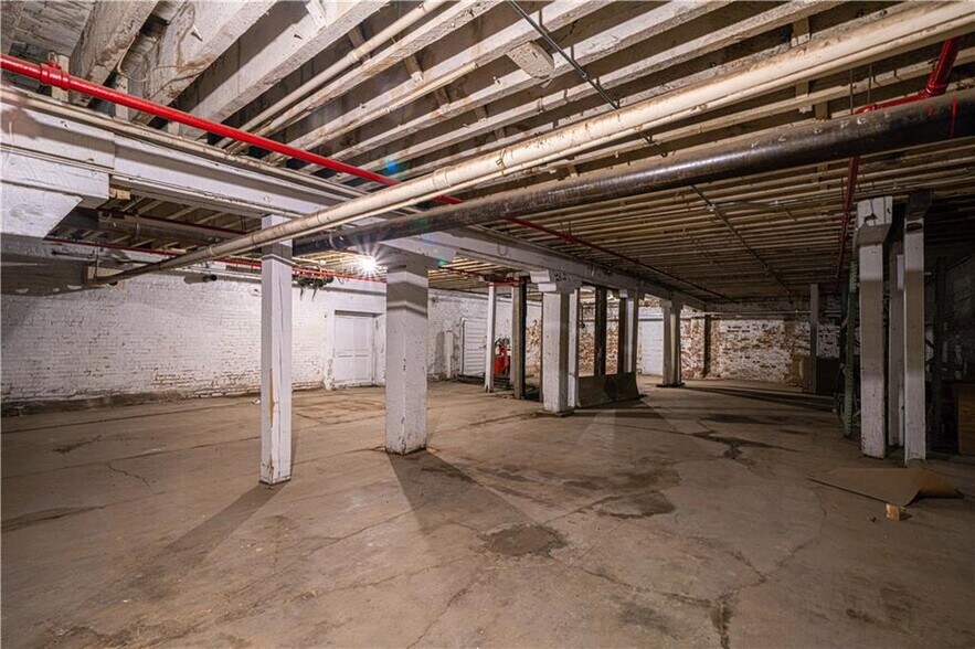 More Photos Of 202 Main St, Saint Joseph Refrigeration Cold Storage For Lease