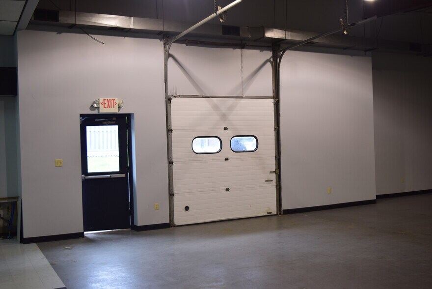 More Photos Of 2013 General Potter Hwy, Centre Hall Showroom For Sale