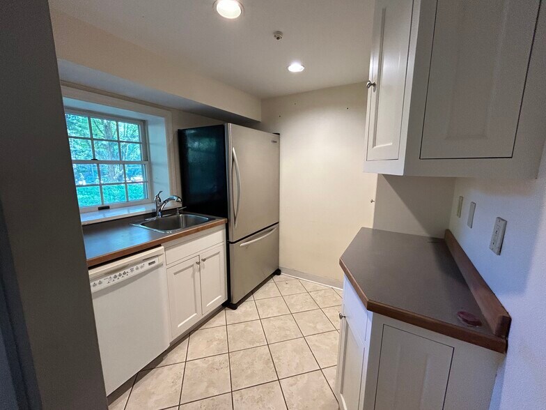 More Photos Of 489 Danbury Rd, Wilton Office Residential For Lease