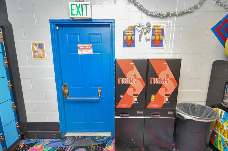 More Photos Of 805 Sater St, Greenville Skating Rink For Sale