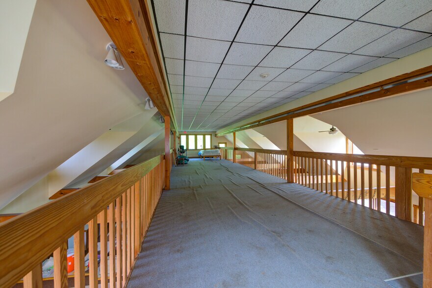 More Photos Of 170 Vermont Route 100, Bridgewater Corners Sports And Entertainment For Sale