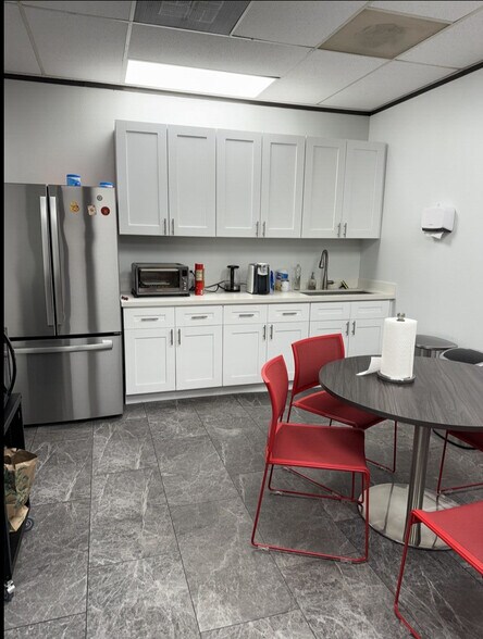 More Photos Of 16203 Park Row, Houston Light Distribution For Lease