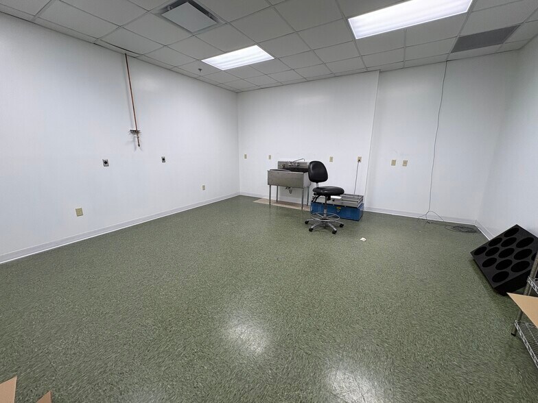 More Photos Of 3589 Sagamore Pky, Lafayette Office For Lease