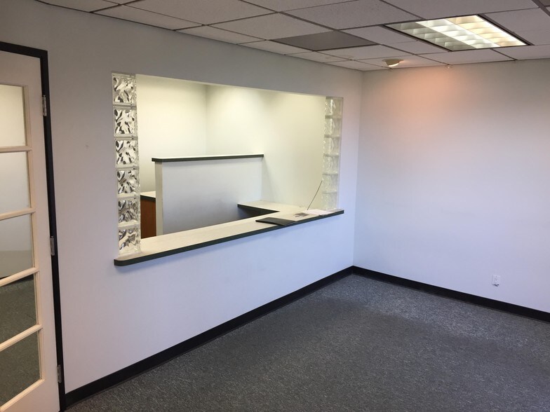 More Photos Of 2700 N Bellflower Blvd, Long Beach Medical For Lease