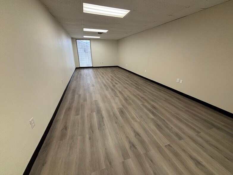 More Photos Of 1912 W Anderson Ln, Austin Loft Creative Space For Lease