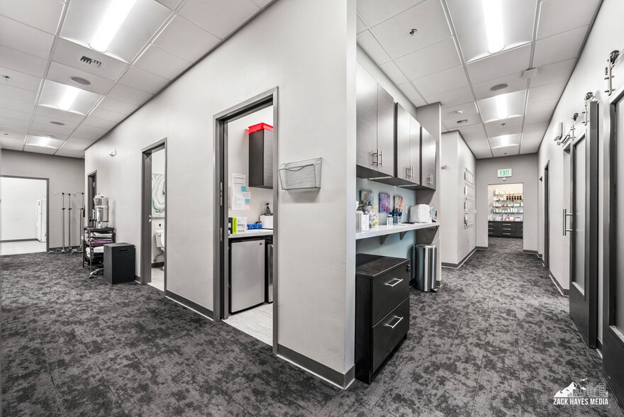 More Photos Of 11260 Old Seward Hwy, Anchorage Office For Sale