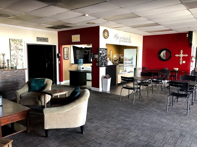 More Photos Of 1821 N Helm Ave, Fresno Warehouse For Lease