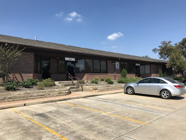 More Photos Of 6448 E Hwy 290, Austin Light Distribution For Lease