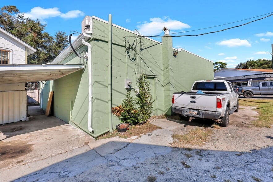 More Photos Of 2203 Skidaway Rd, Savannah Freestanding For Sale
