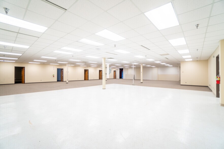 More Photos Of 299 Johnson Ave, Waseca Light Manufacturing For Lease