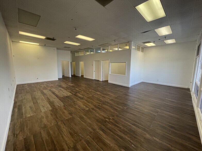 More Photos Of 437 S Gilbert Rd, Mesa Unknown For Lease