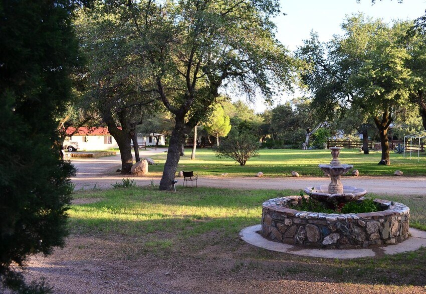 More Photos Of 1170 Rancho Robles Rd, Oracle Hotel For Sale