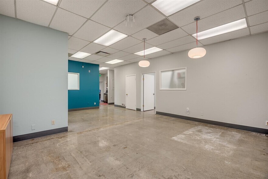 More Photos Of 1023 Chestnut St, Redwood City Research And Development For Sale