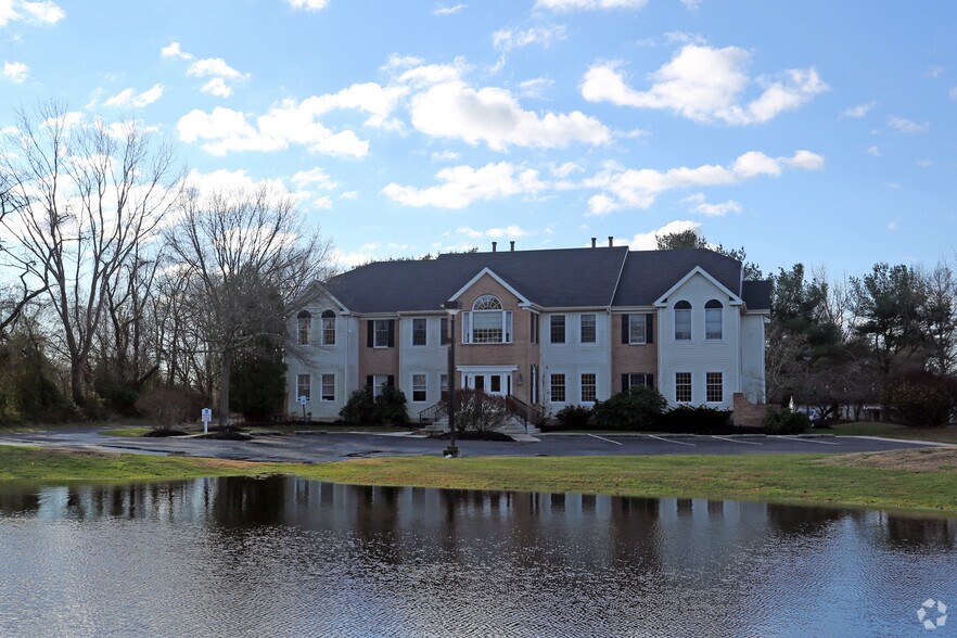 Primary Photo Of 152 Himmelien Rd, Medford Office For Sale