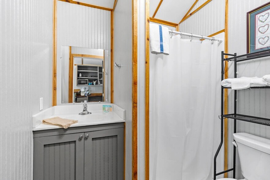 More Photos Of 14 Marina Pt, Huntsville Trailer Camper Park For Sale