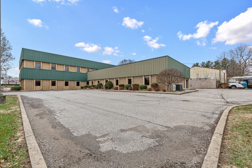 More Photos Of 7200 Highway 150, Greenville Office For Sale