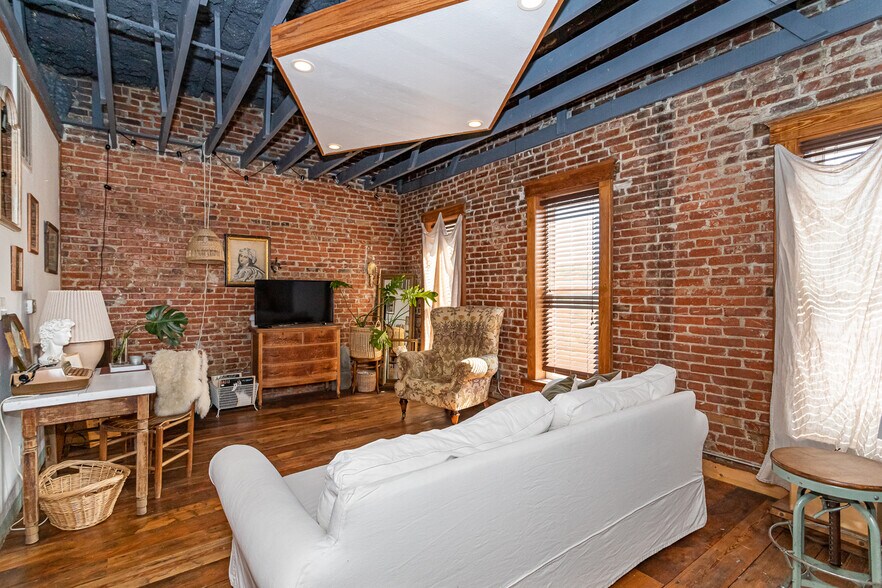 More Photos Of 611 Main St, Jewell Storefront Retail Residential For Sale