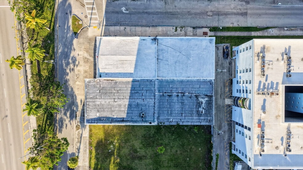 More Photos Of 500 W Flagler St, Miami Manufacturing For Lease
