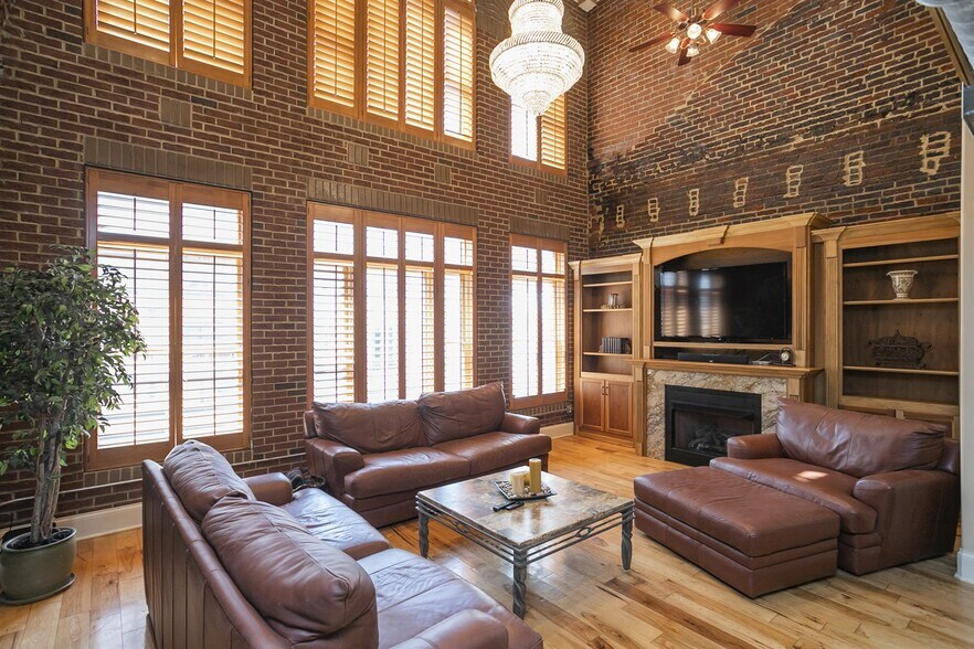 More Photos Of 214 3rd Ave N, Nashville Apartments For Sale