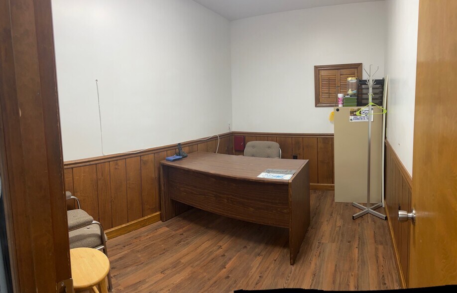 More Photos Of 1729 Jefferson Ave, Washington Freestanding For Sale