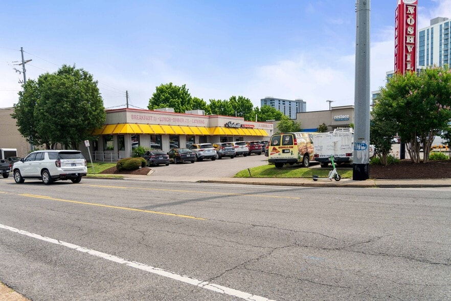 More Photos Of 4105 Hillsboro Cir, Nashville Office For Sale