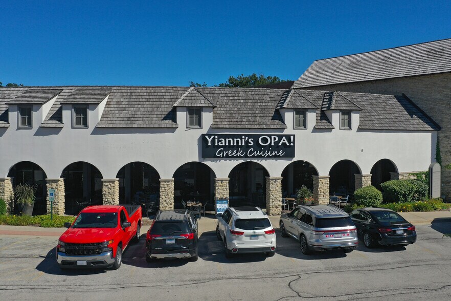 More Photos Of 2501-2585 Waukegan Rd, Bannockburn Unknown For Lease