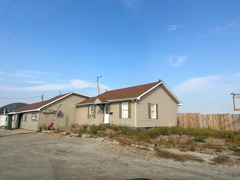 More Photos Of 4602 1625 North Rd, Danvers General Retail For Sale