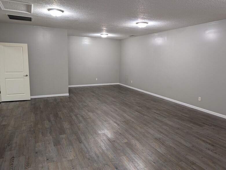 More Photos Of 10534-10536 Coldwater Rd, Fort Wayne Office For Sale