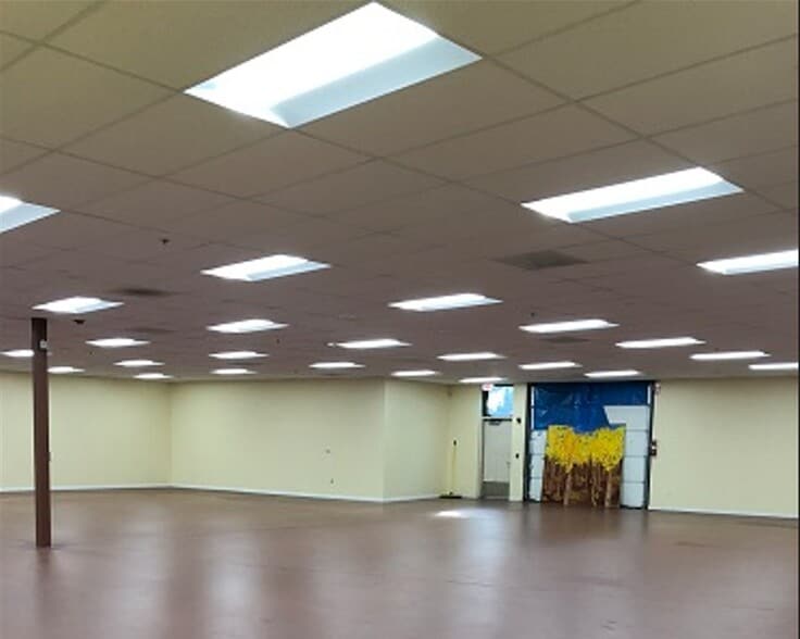 More Photos Of 5055-5083 NE 122nd Ave, Portland Storefront For Lease