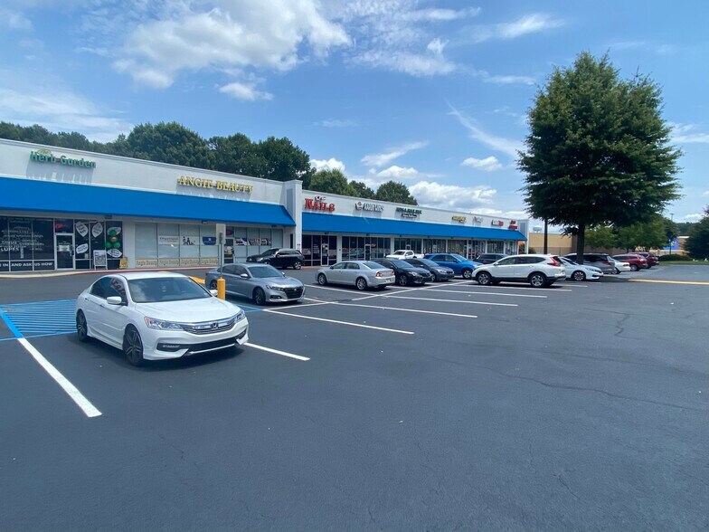 More Photos Of 697 Davis Rd, Stockbridge Unknown For Sale