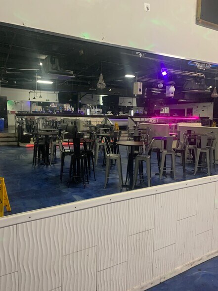 More Photos Of 6347 Phillips Hwy, Jacksonville Bar For Sale