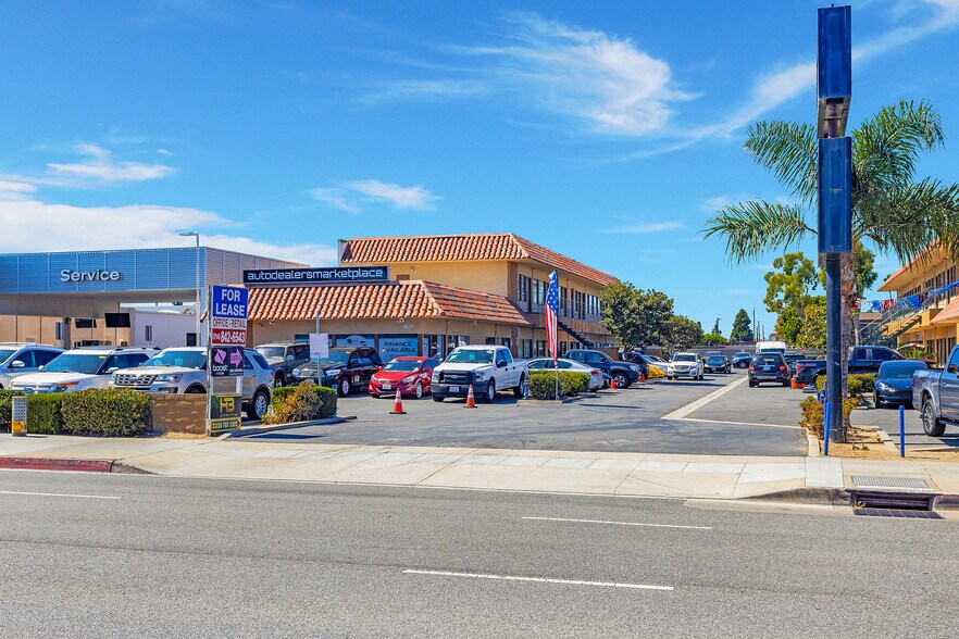 More Photos Of 17301 Beach Blvd, Huntington Beach Storefront Retail Office For Sale